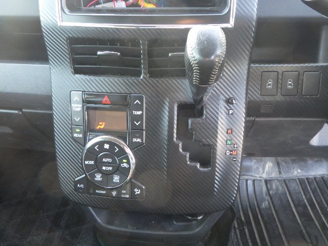 2013 Toyota Voxy 